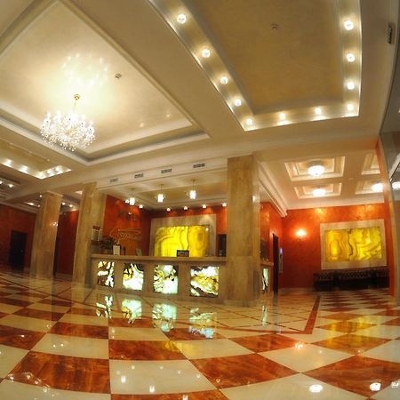 Hotel Mir Rivne Kültér fotó