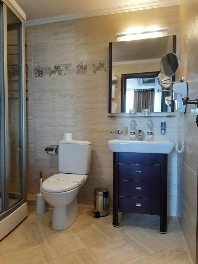 Hotel Mir Rivne Kültér fotó
