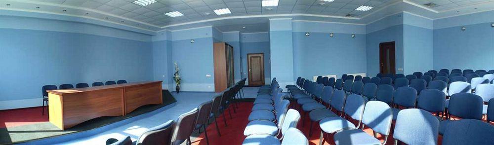 Hotel Mir Rivne Kültér fotó