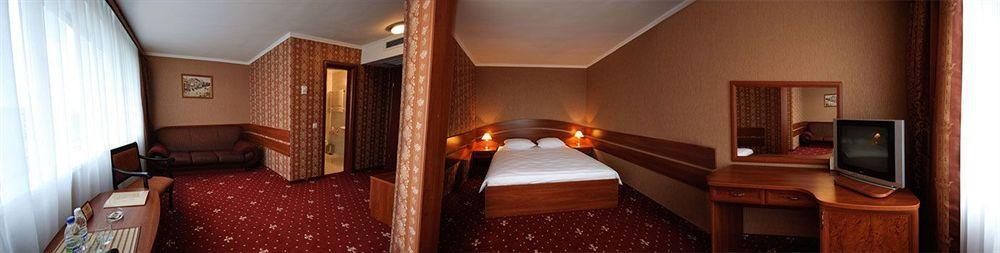 Hotel Mir Rivne Kültér fotó