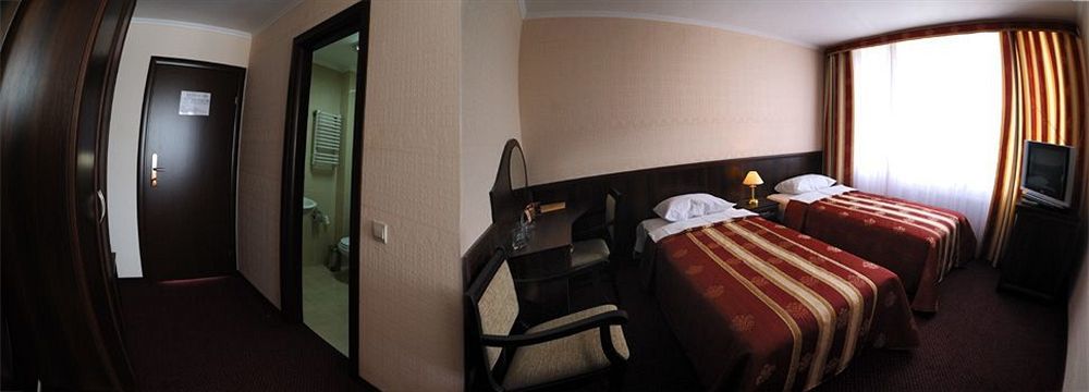 Hotel Mir Rivne Kültér fotó