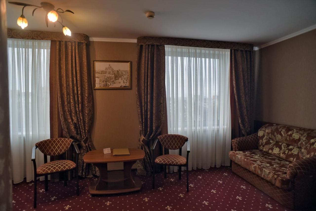 Hotel Mir Rivne Kültér fotó