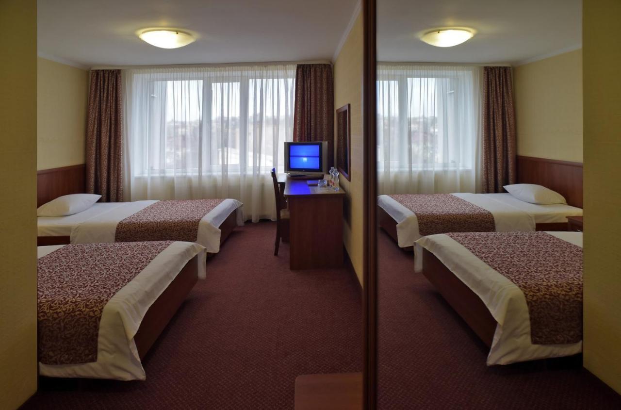 Hotel Mir Rivne Kültér fotó